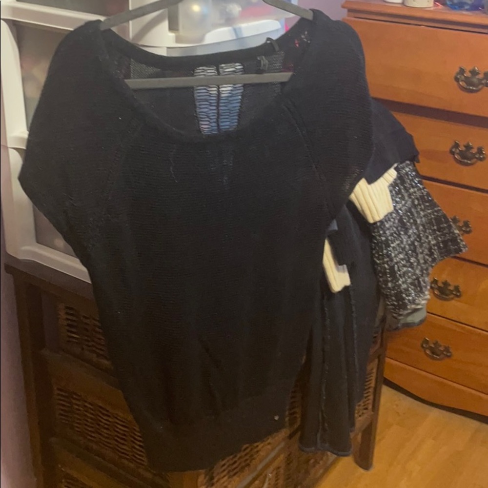 Guess shortsleeved sweater